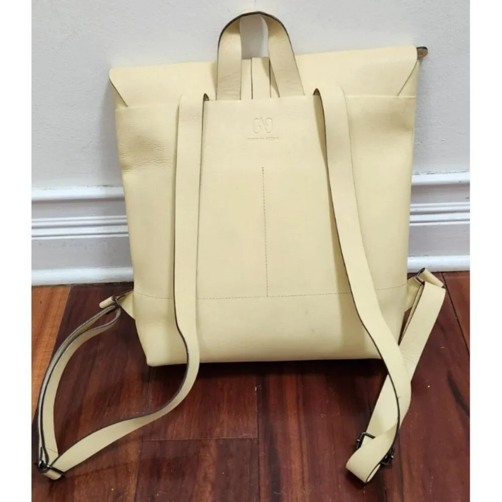 GAG BACKPACK PERA Leather Creamy lemon hue — elegant and versatile